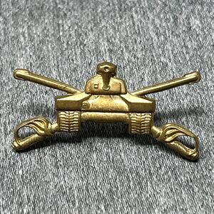 Vtg U.S. Army Corps Officer Branch Collar Insignia Pin Military Crossed Sabers